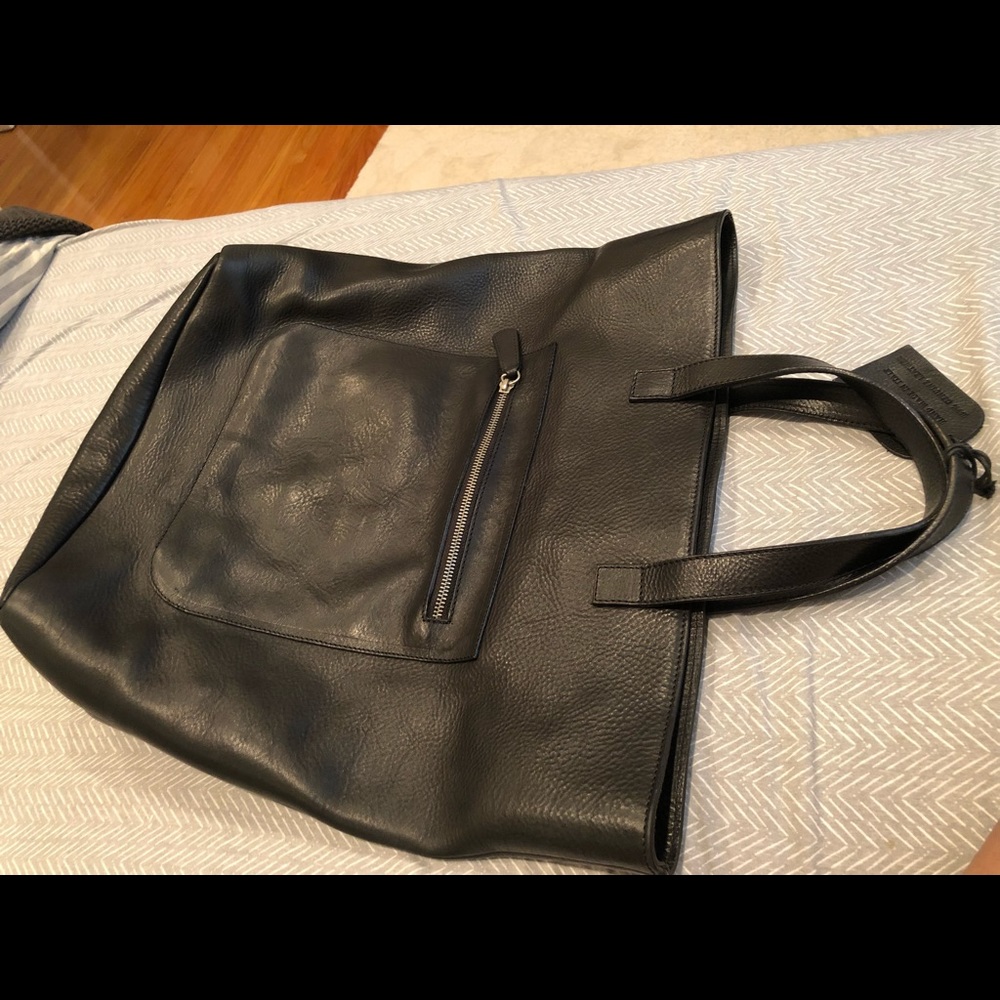 Bloomingdale’s men’s tote bag
